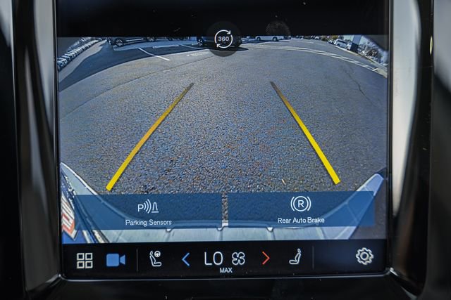 Used 2023 Volvo XC60 T8 Plus image 39