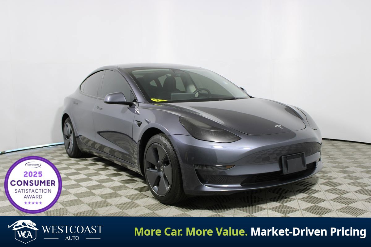 Used 2023 Tesla Model 3 Standard Range image 1