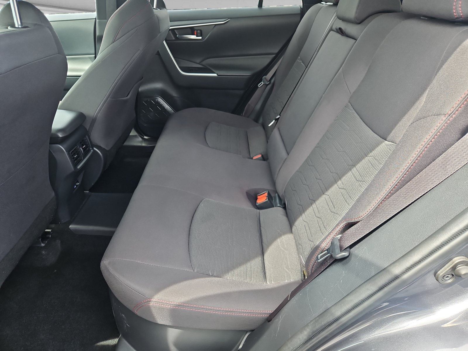 Used 2022 Toyota RAV4 SE AWD/4WD image 14