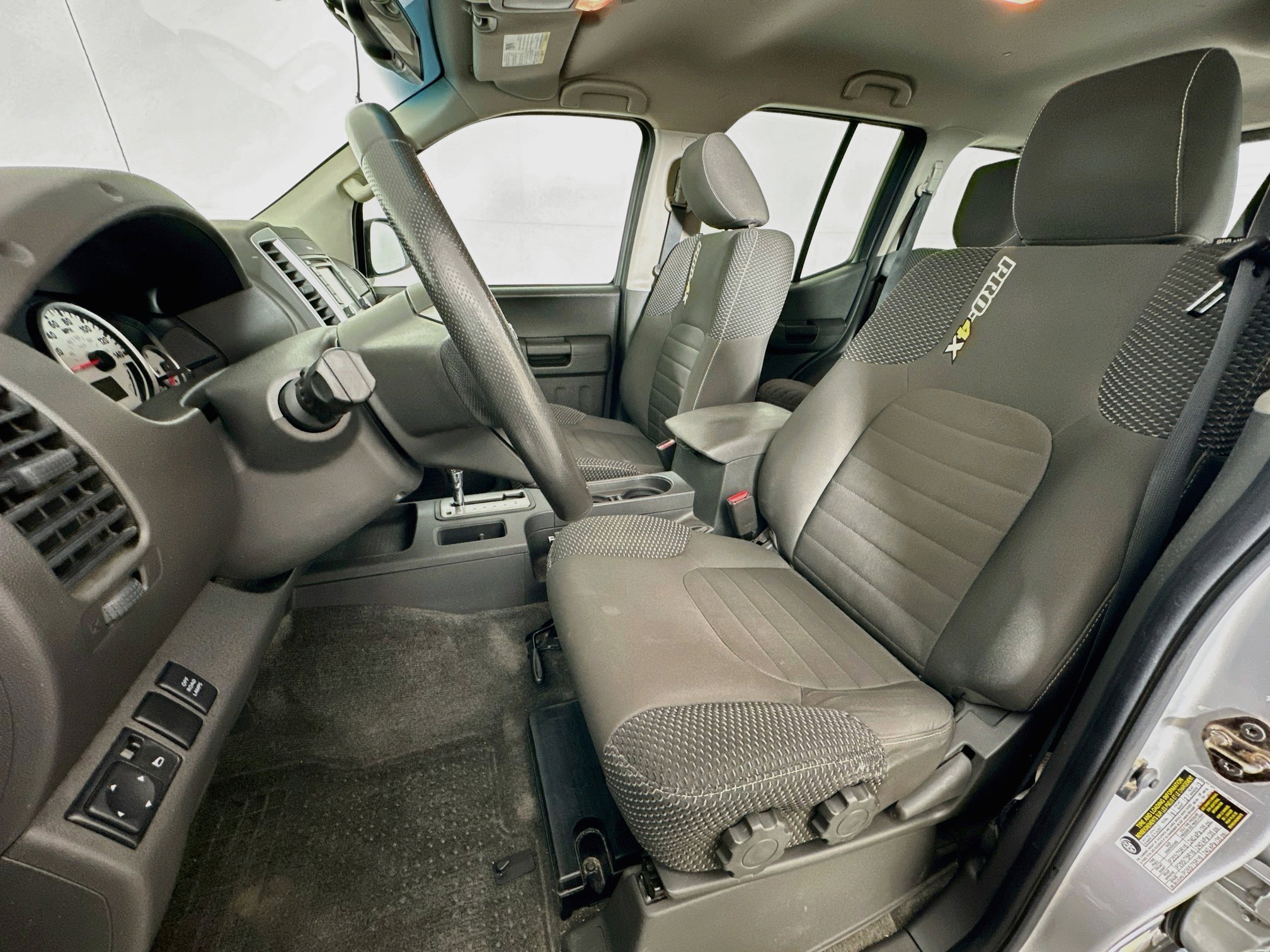 Used 2015 Nissan Xterra PRO-4X AWD/4WD image 13