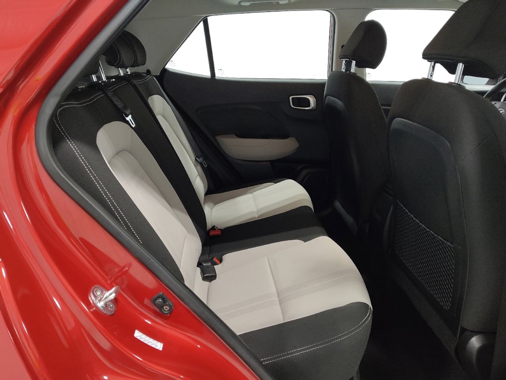 Used 2023 Hyundai Venue SEL FWD image 19