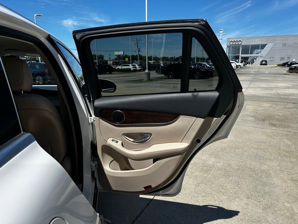 Used 2022 Mercedes-Benz GLC 300 4MATIC image 29