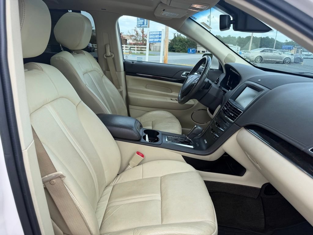 Used 2015 Lincoln MKT AWD w/ Equipment Group 201A image 32