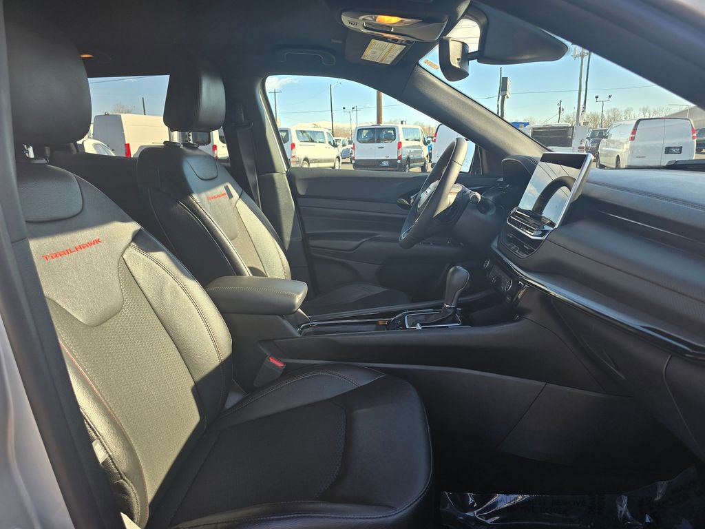 Used 2024 Jeep Compass Trailhawk image 10