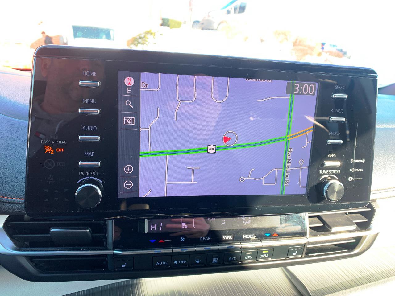 Used 2022 Toyota Sienna XSE image 8