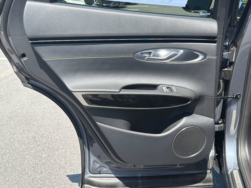 New 2027 Genesis GV70 2.5T AWD/4WD image 24