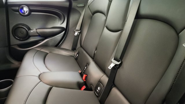 Used 2020 MINI Cooper 4-Door Hardtop FWD image 24