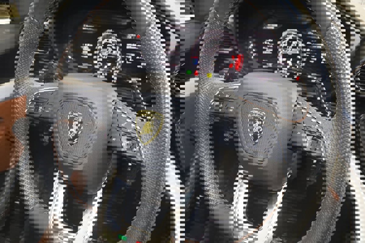 Used 2019 Lamborghini Urus image 66