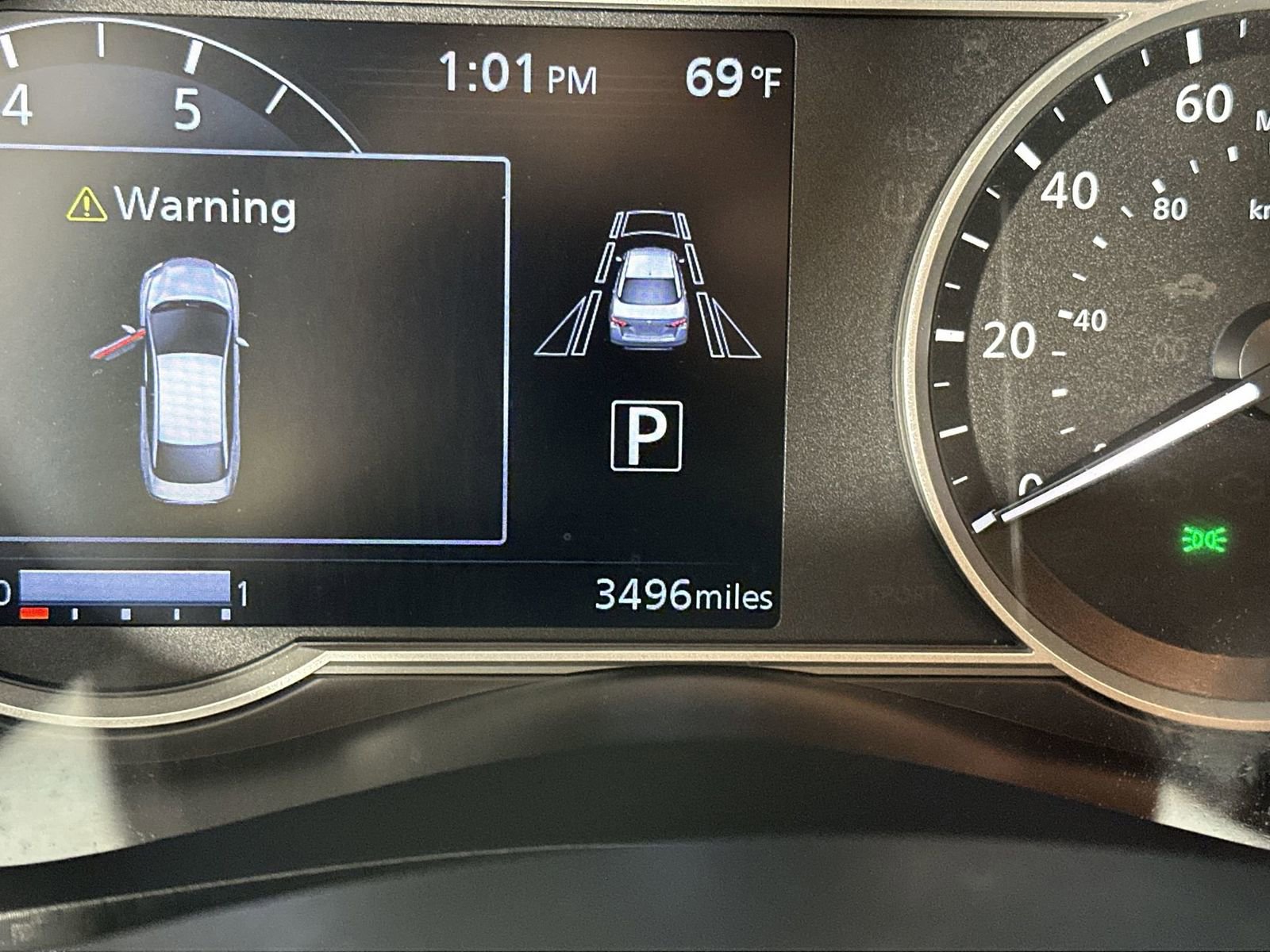 Used 2025 Nissan Versa SR image 15