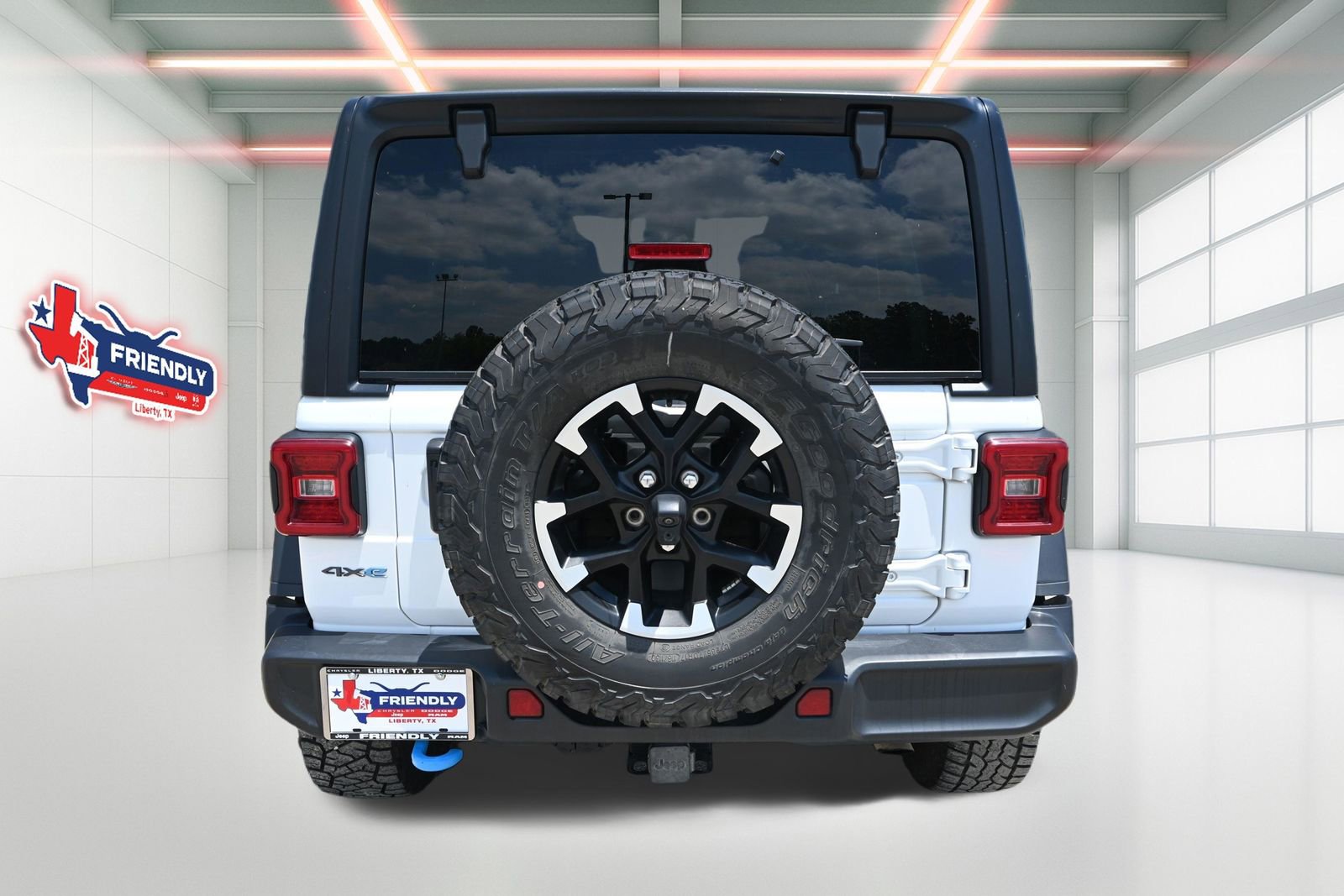 Used 2024 Jeep Wrangler Unlimited Rubicon 4xe AWD/4WD image 32