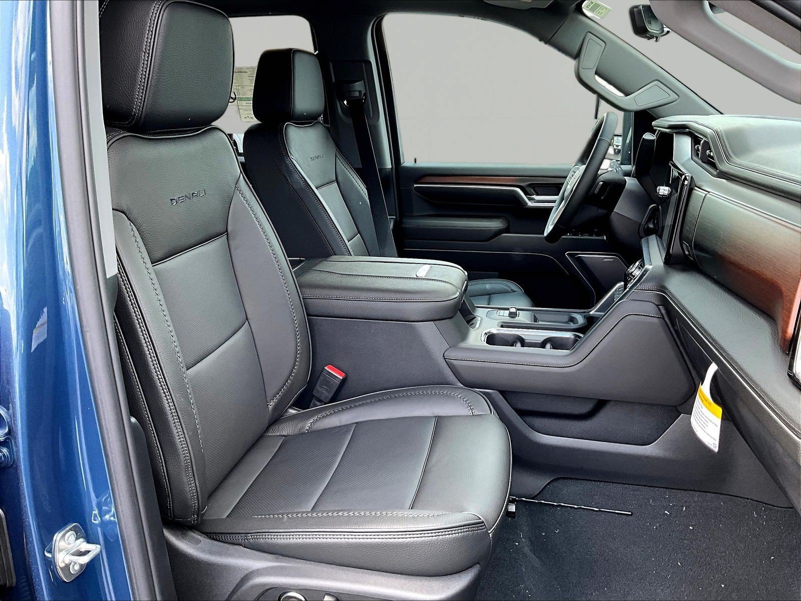 New 2026 GMC Sierra 2500 Denali w/ Denali Reserve Package AWD/4WD image 19