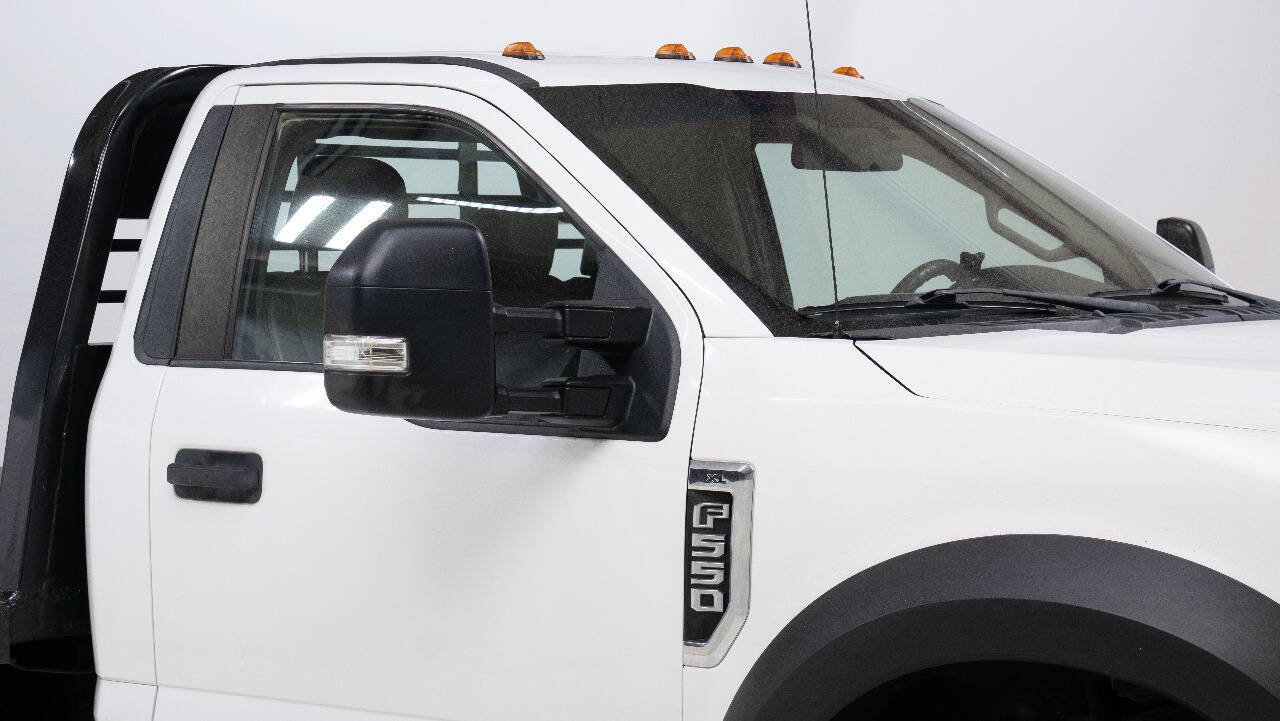 Used 2018 Ford F550 4x4 Regular Cab Super Duty image 13