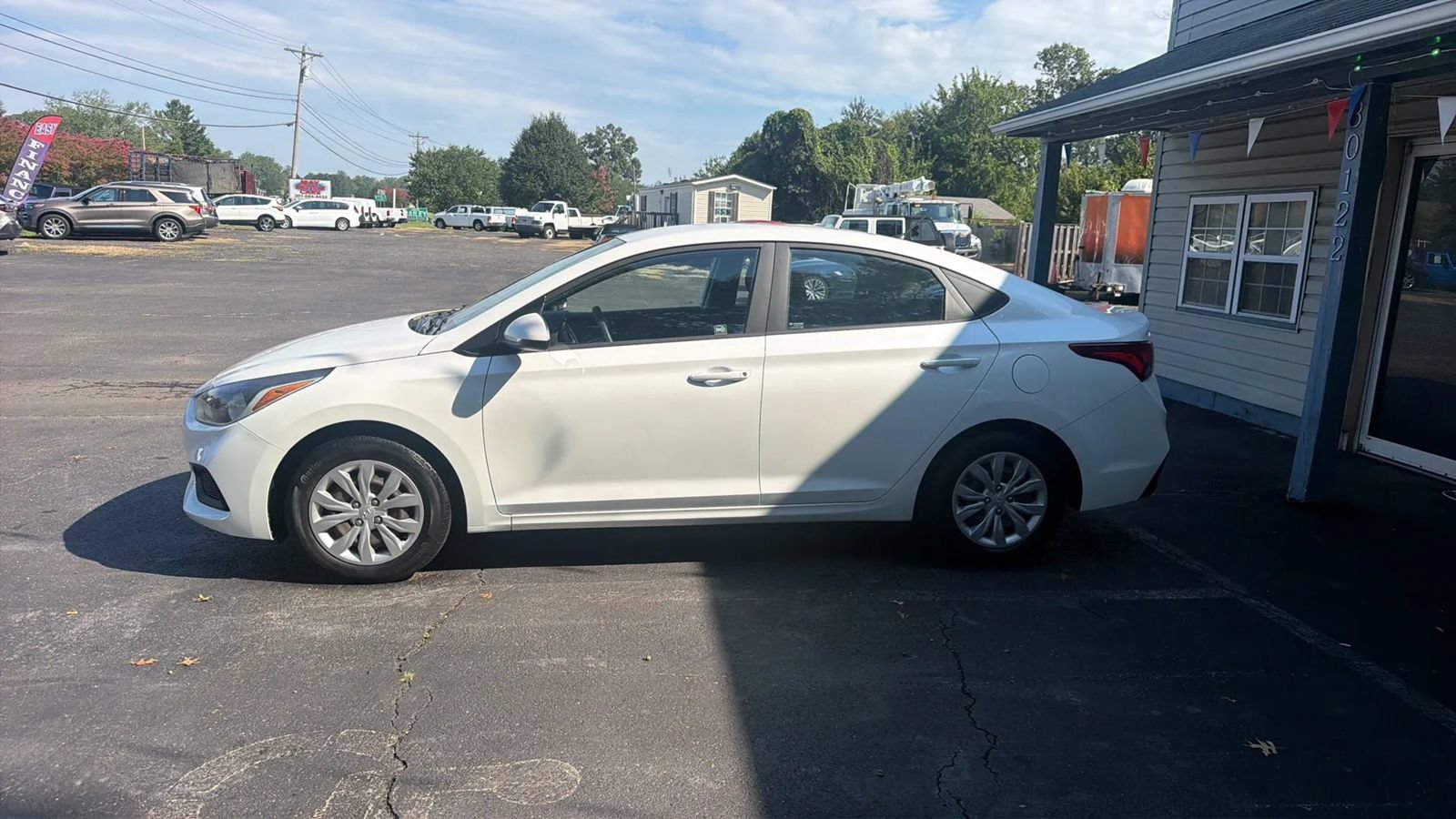 Used 2020 Hyundai Accent SE FWD image 3