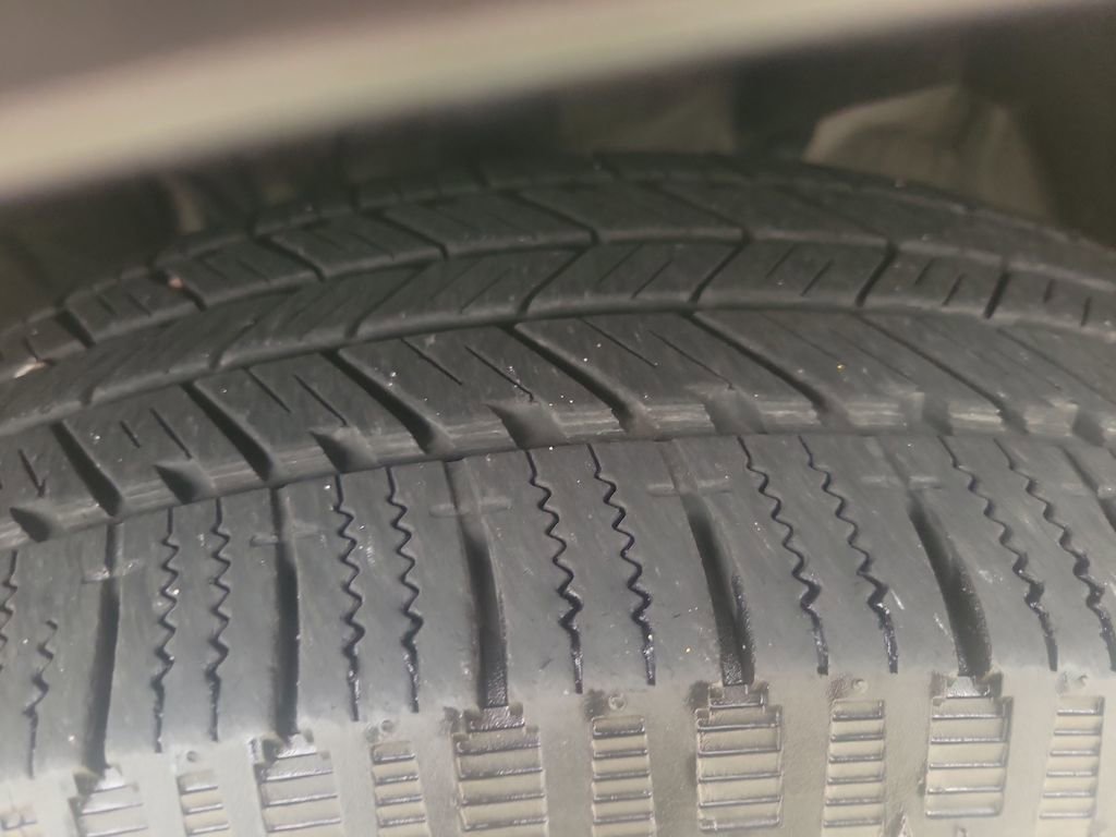 Used 2023 Toyota Highlander XLE image 32