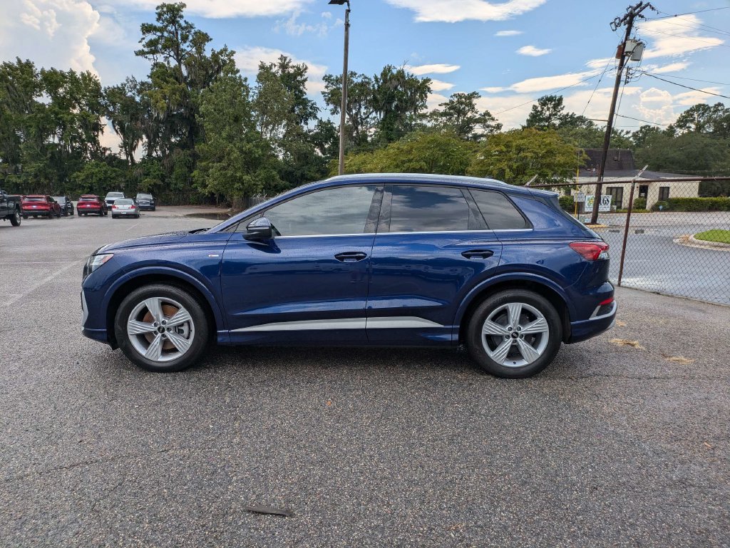 Used 2025 Audi Q4 e-tron Prestige w/ Cold Weather Package AWD/4WD image 7