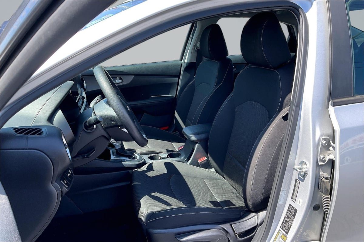 Used 2019 Kia Forte LXS FWD image 25