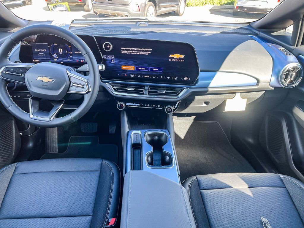 New 2026 Chevrolet Equinox EV LT image 11