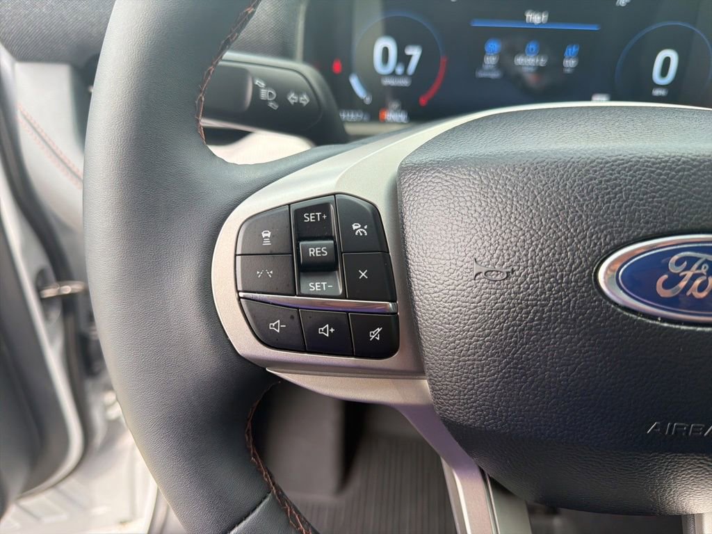Used 2025 Ford Explorer Active RWD image 26