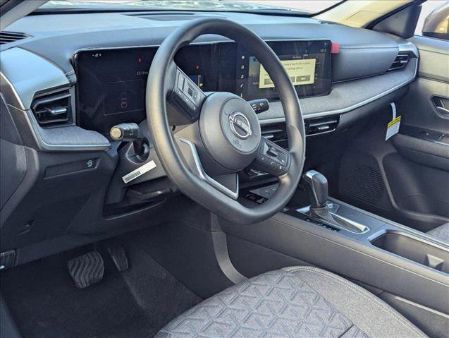 New 2025 Nissan Kicks SV image 3