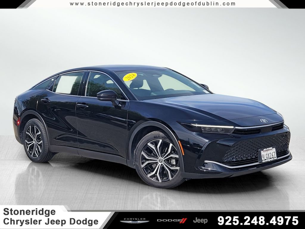 Used 2024 Toyota Crown Limited image 1