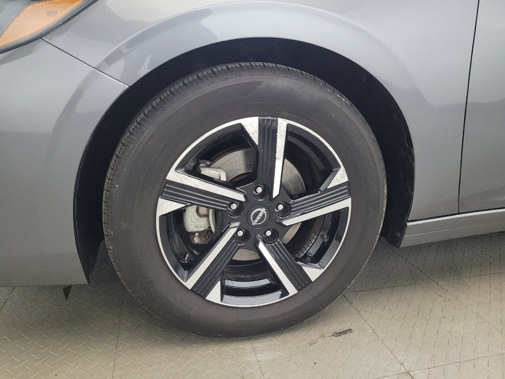 Used 2025 Nissan Sentra SV FWD image 31