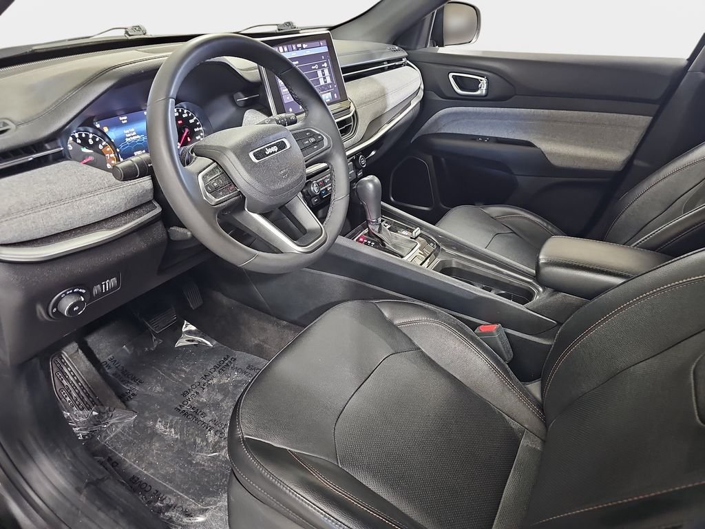 Used 2023 Jeep Compass Latitude AWD/4WD image 18