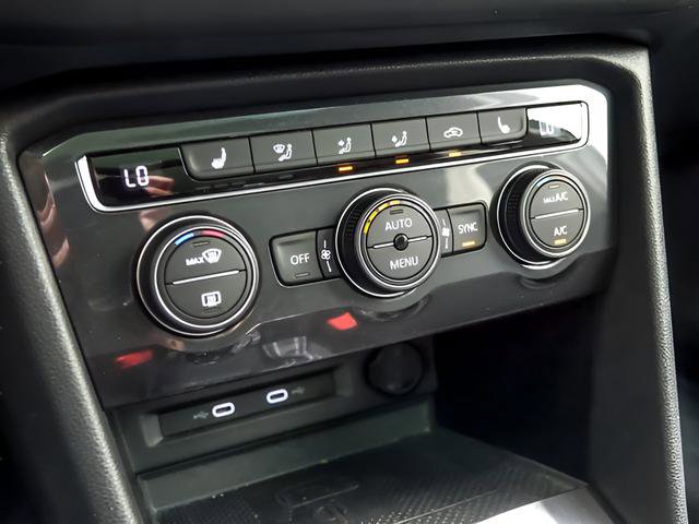 Used 2021 Volkswagen Tiguan SEL AWD/4WD image 19