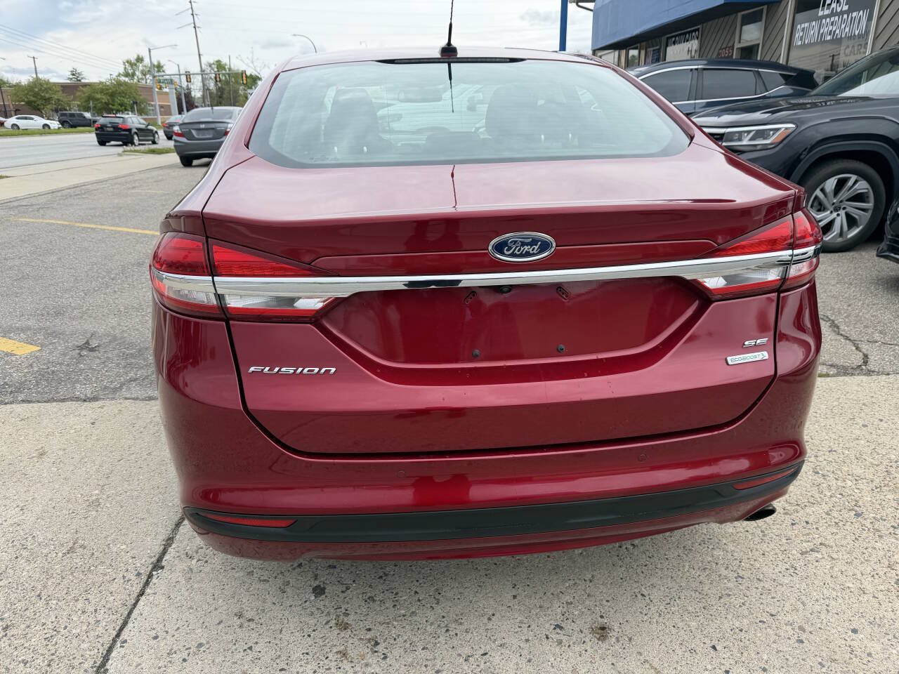 Used 2017 Ford Fusion SE w/ Fusion SE Technology Package FWD image 13