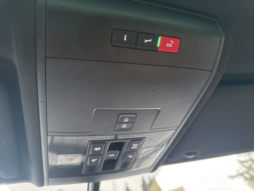 Used 2022 Volkswagen Atlas Cross Sport SE image 25