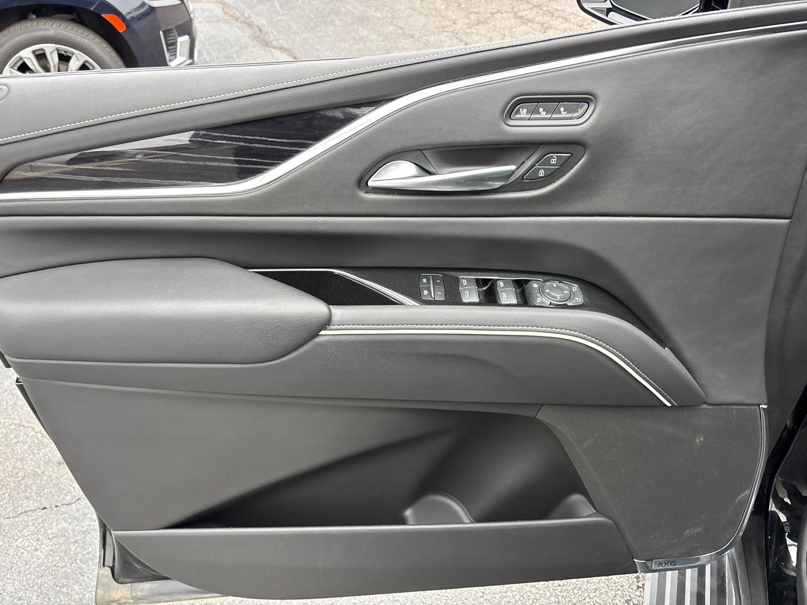 Used 2022 Cadillac Escalade Sport w/ Touring Package image 11