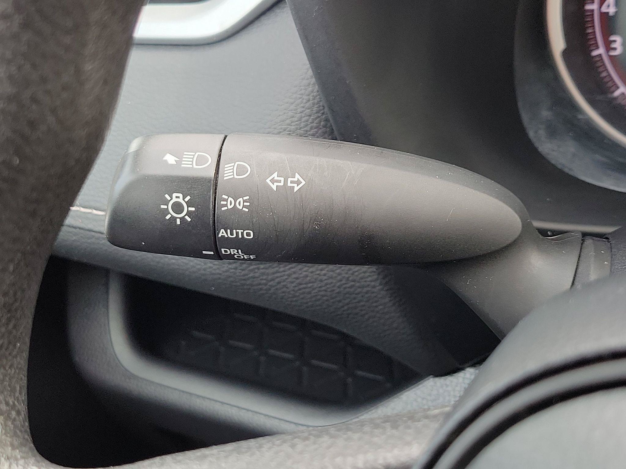 Used 2025 Toyota RAV4 XLE FWD image 13