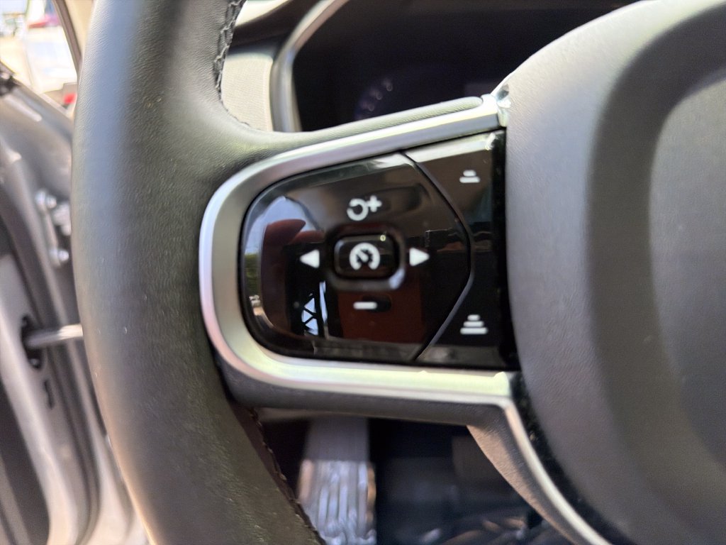 Used 2023 Volvo XC90 B5 Plus w/ Protection Package Premier AWD/4WD image 22