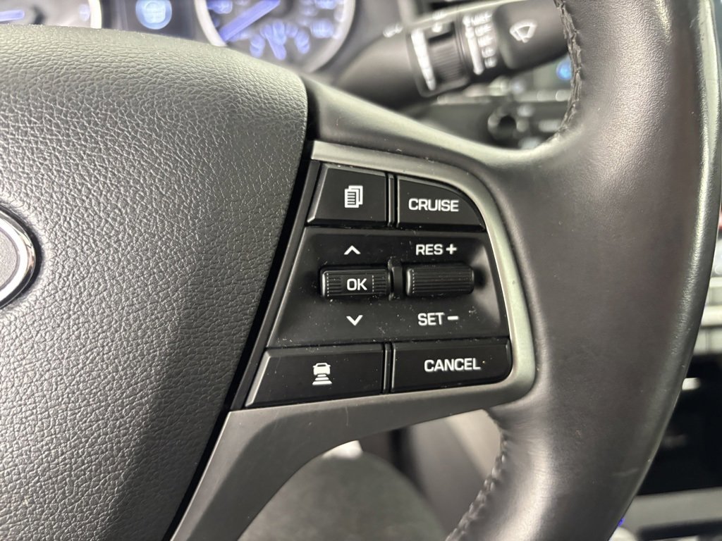 Used 2017 Hyundai Elantra Limited w/ Limited Tech Package 04 image 20