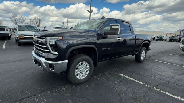 Used 2024 Chevrolet Silverado 2500 LTZ AWD/4WD image 4