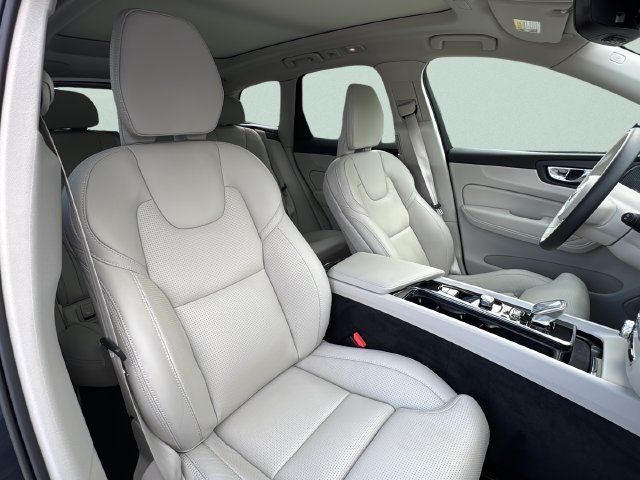 Used 2023 Volvo XC60 B5 Ultimate w/ Climate Package AWD/4WD image 22