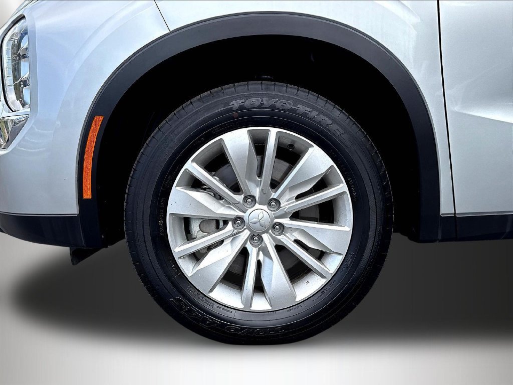 Used 2025 Mitsubishi Outlander ES AWD/4WD image 37
