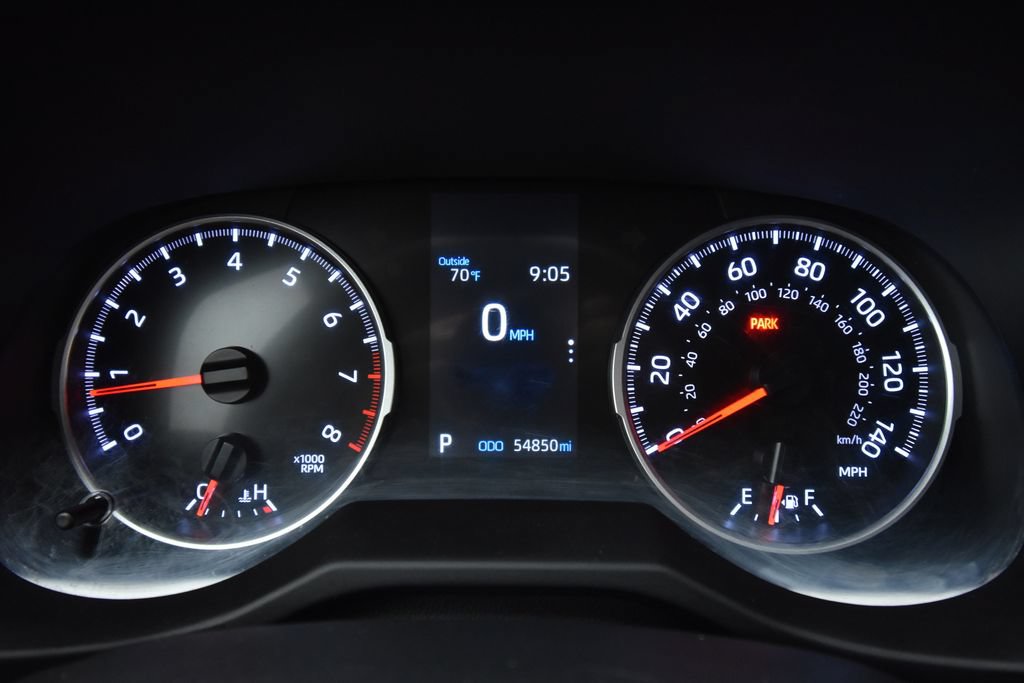 Used 2021 Toyota RAV4 LE AWD/4WD image 19