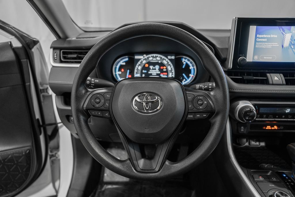 Used 2025 Toyota RAV4 XLE image 29