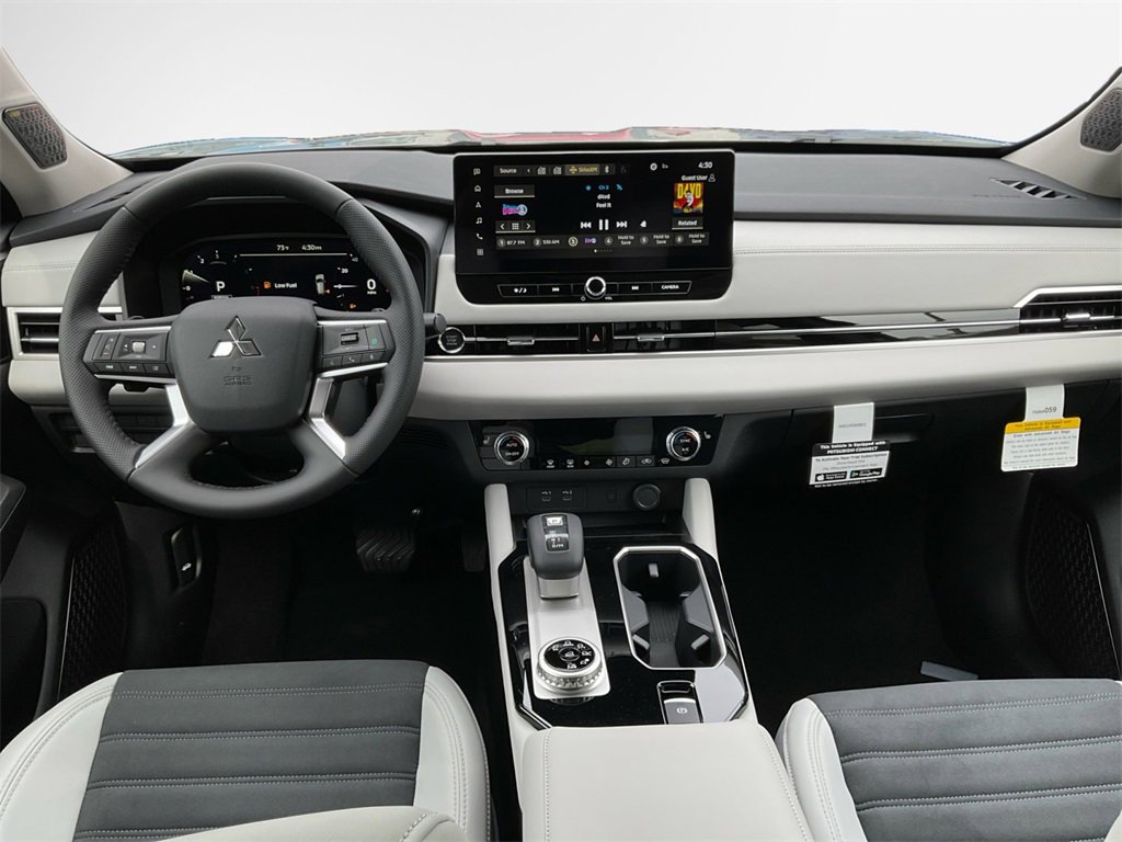 New 2025 Mitsubishi Outlander SE image 21