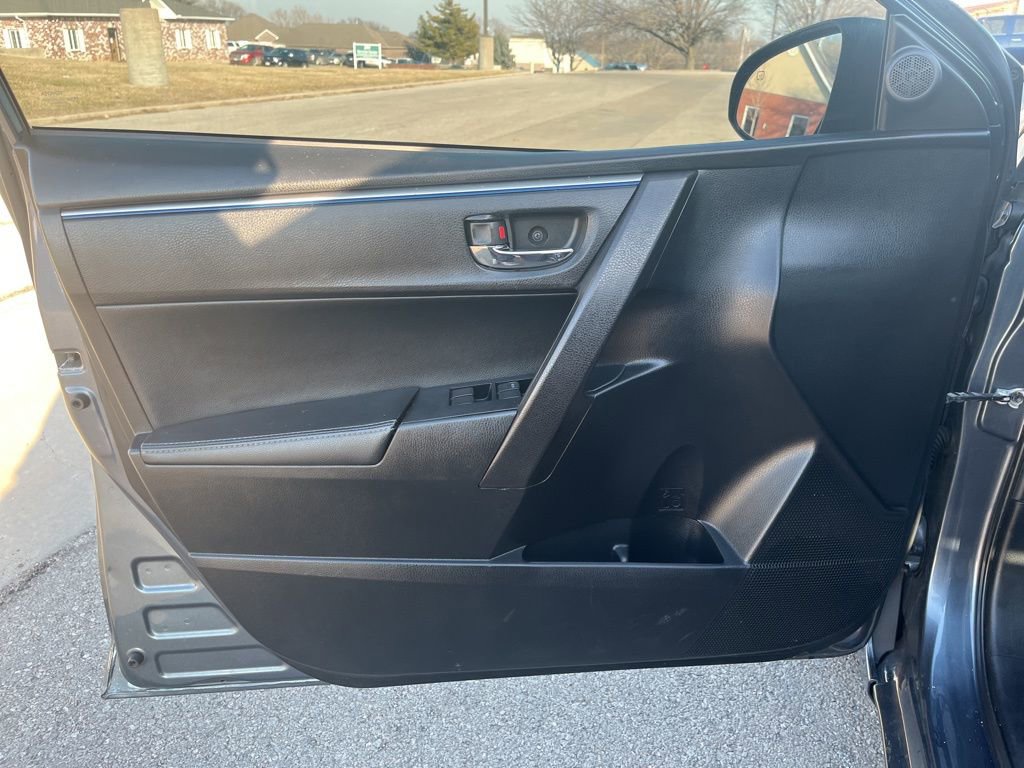 Used 2015 Toyota Corolla S image 26