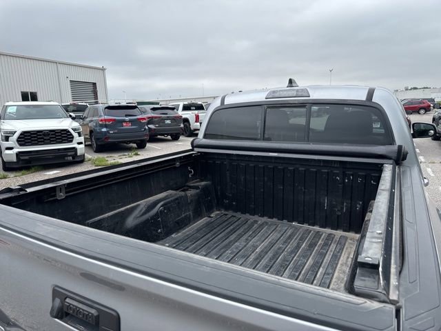 Used 2021 Toyota Tacoma SR AWD/4WD image 9