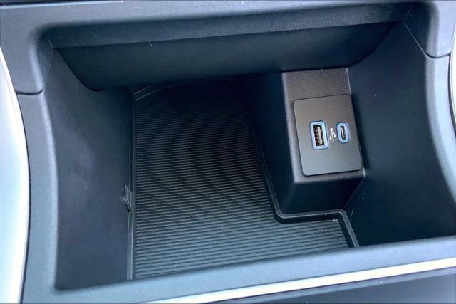 Used 2022 Ford Edge SE w/ Black Appearance Package image 30