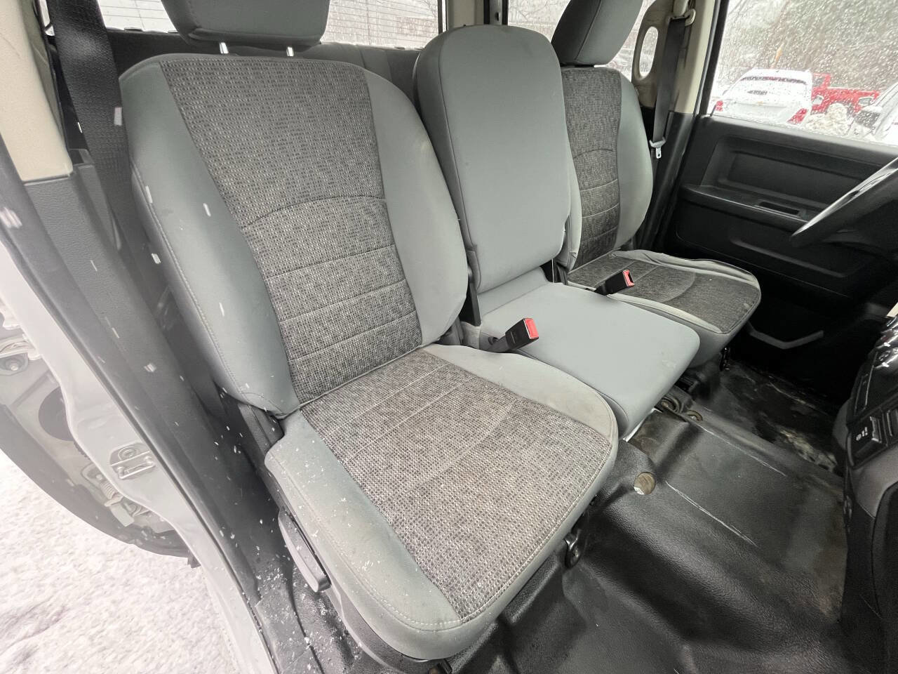 Used 2018 RAM 1500 4x4 Crew Cab image 14