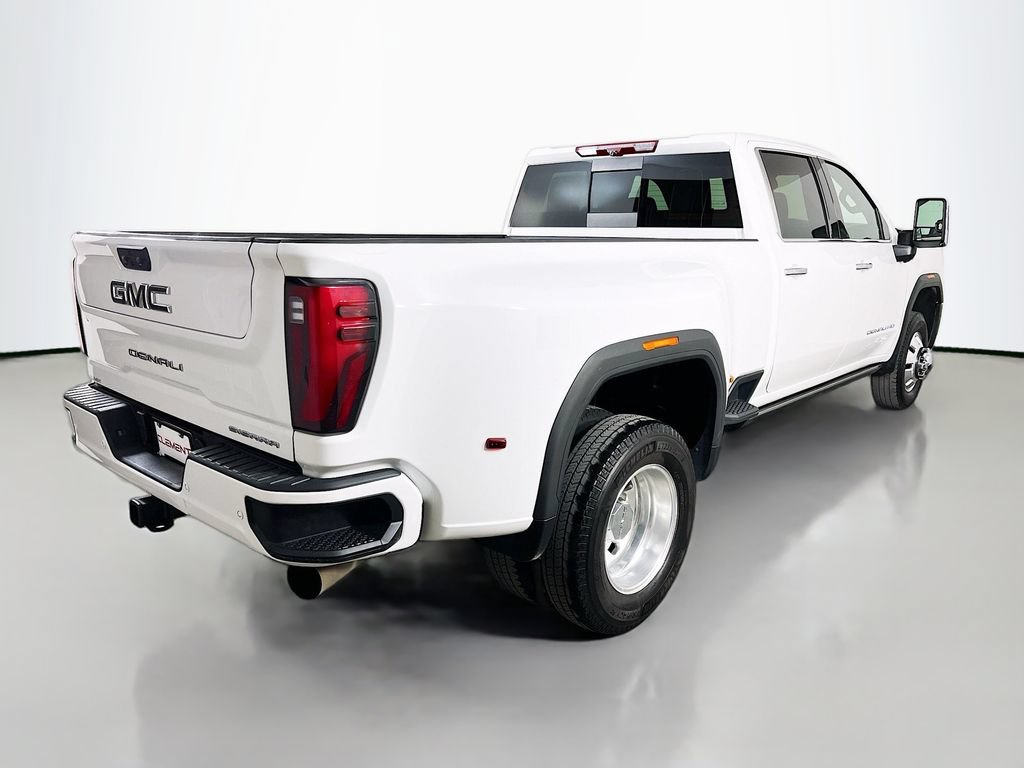 Used 2024 GMC Sierra 3500 Denali Ultimate AWD/4WD image 7