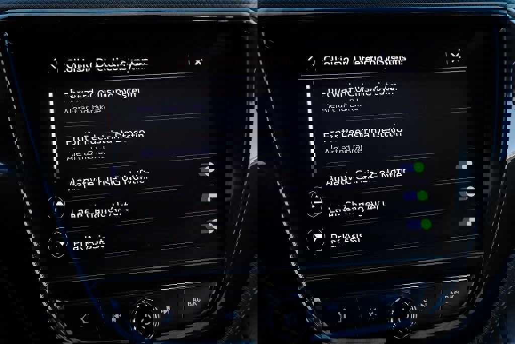 Used 2022 Chevrolet TrailBlazer ACTIV w/ Technology Package image 29