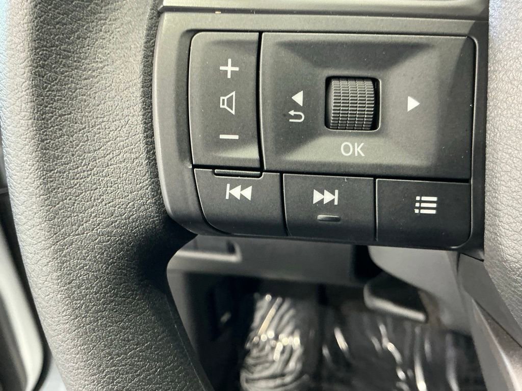 Used 2025 Nissan Rogue S FWD image 26