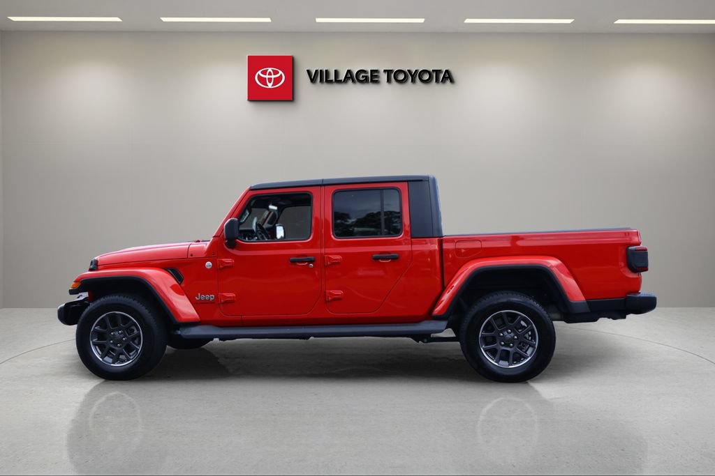 Used 2020 Jeep Gladiator Overland AWD/4WD image 2