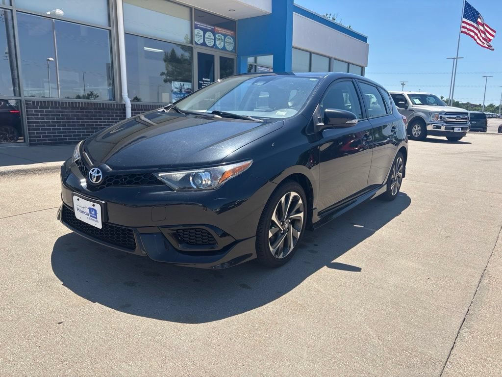 Used 2017 Toyota Corolla iM w/ Carpet Mat Package FWD image 1