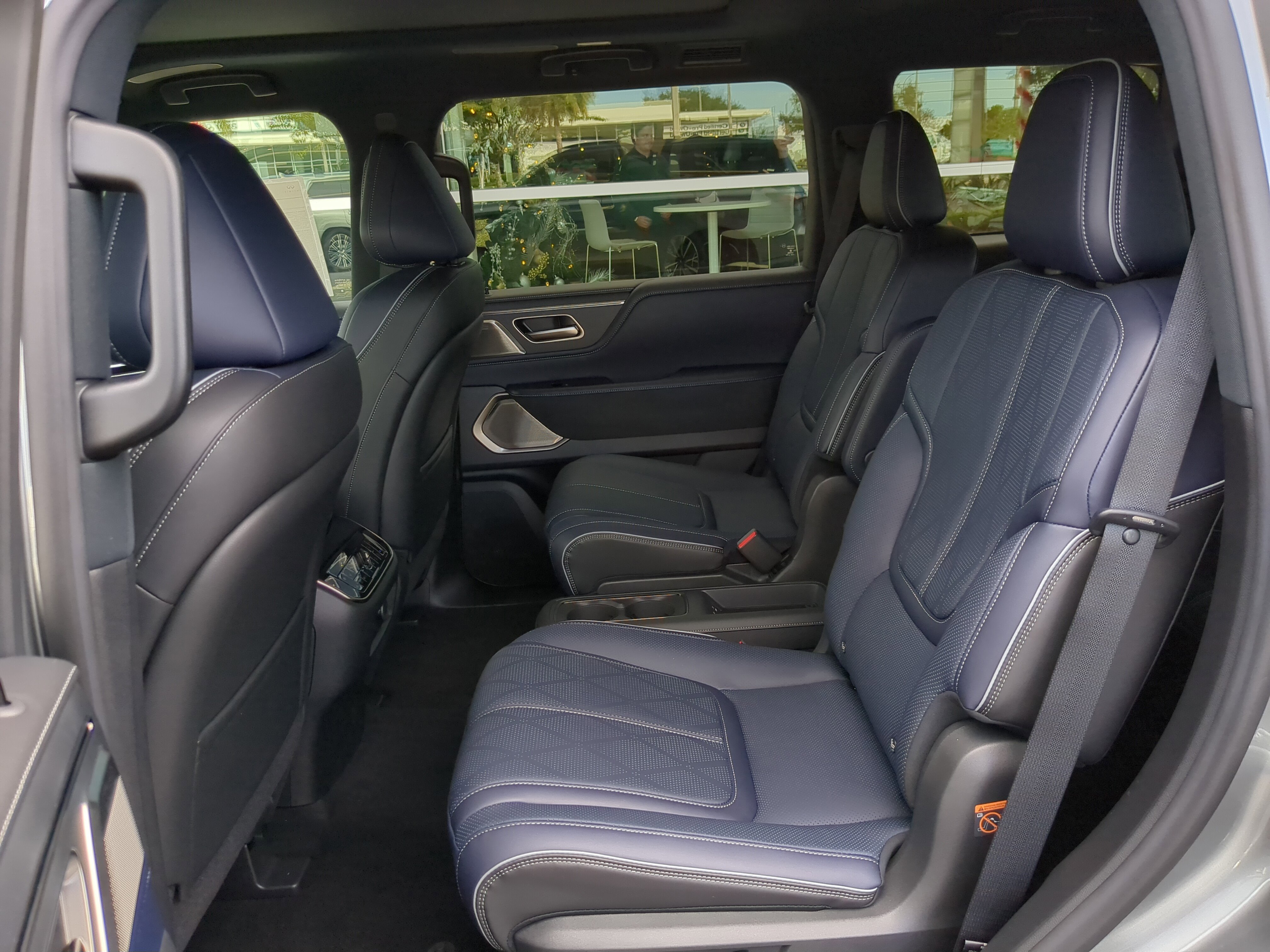 New 2026 INFINITI QX80 4WD image 17