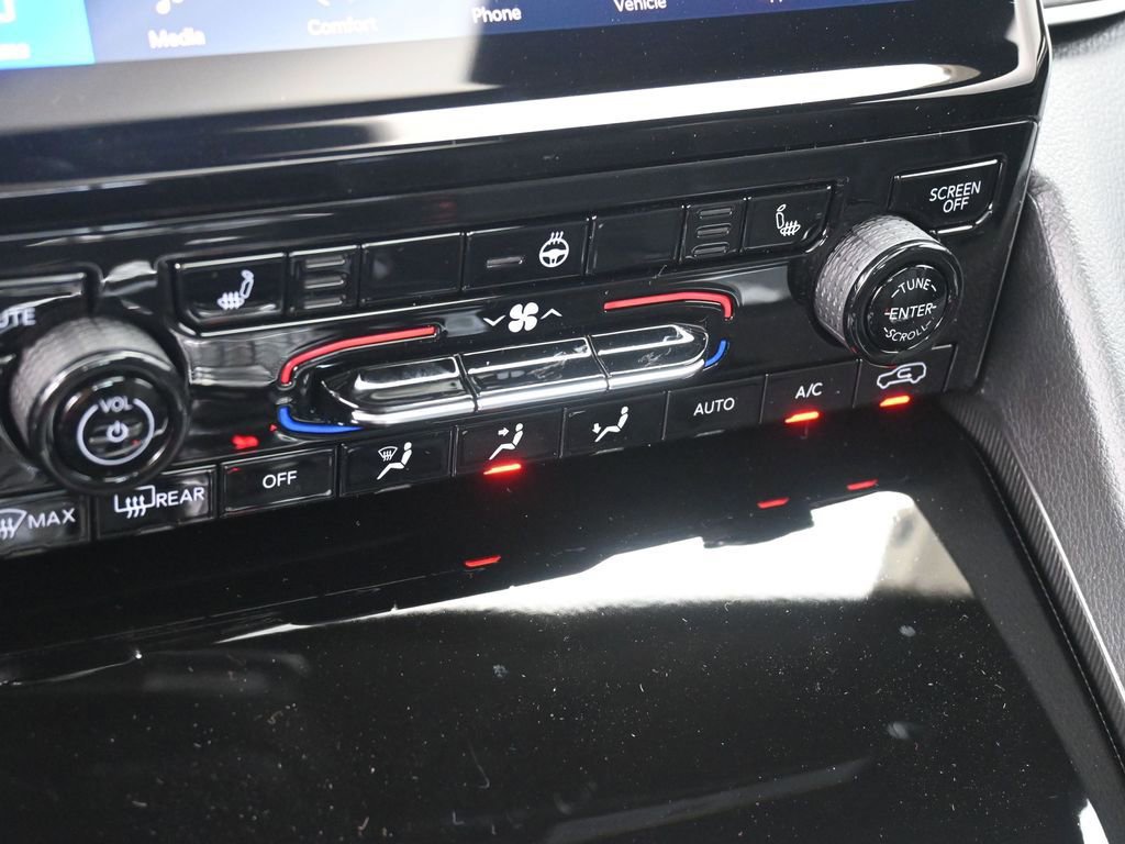 New 2025 Jeep Grand Cherokee Limited w/ Trailer Tow Package image 27